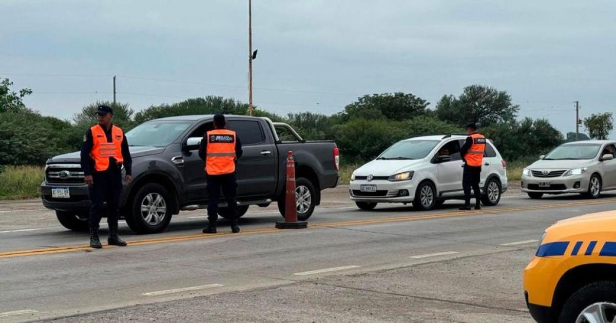 La Policía lleva a cabo diversos controles en las rutas y calles de la provincia (Foto El Liberal)