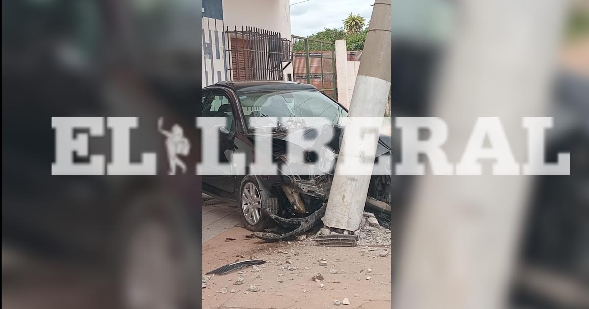 Se realizaron las pericias de rigor en el rodado siniestrado (Foto El Liberal)