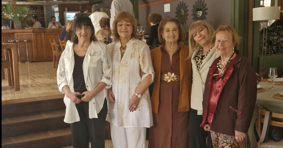EX ALUMNAS DEL COLEGIO BELEacuteN ESTUVIERON DE FESTEJO
