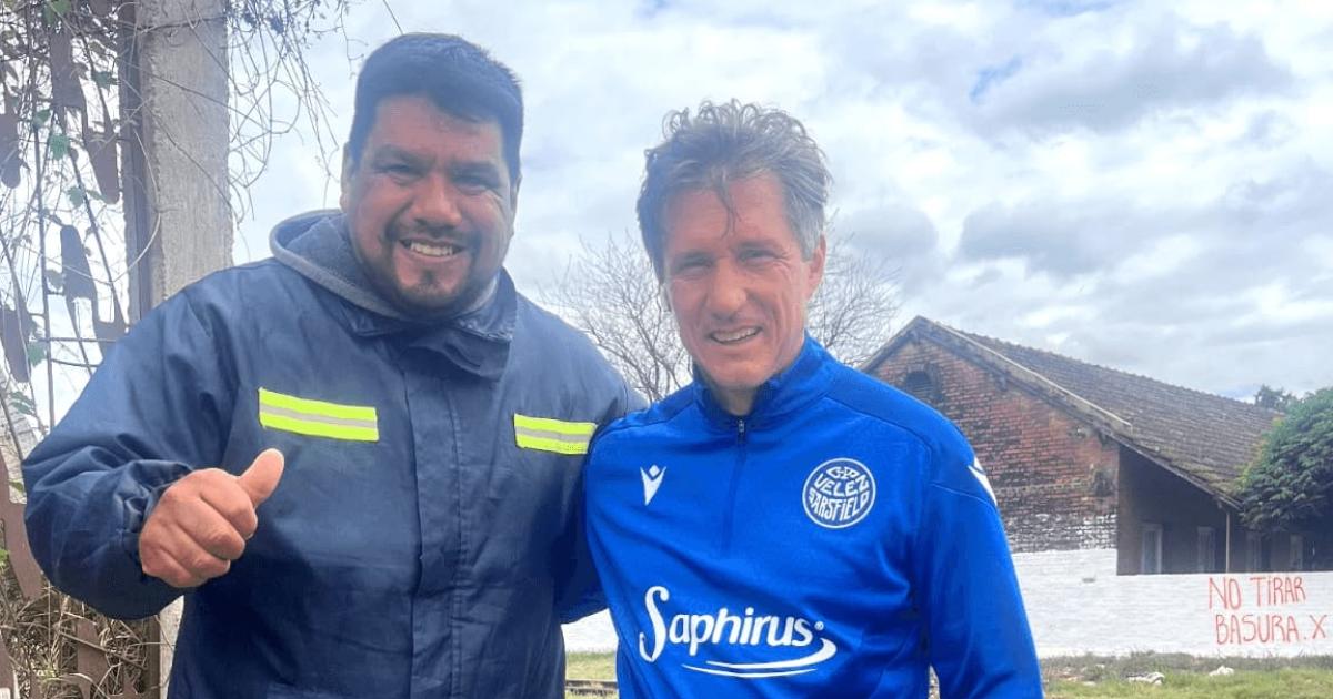 En la previa ante Central Coacuterdoba Gustavo Barros Schelotto recorrioacute La Banda corriendo