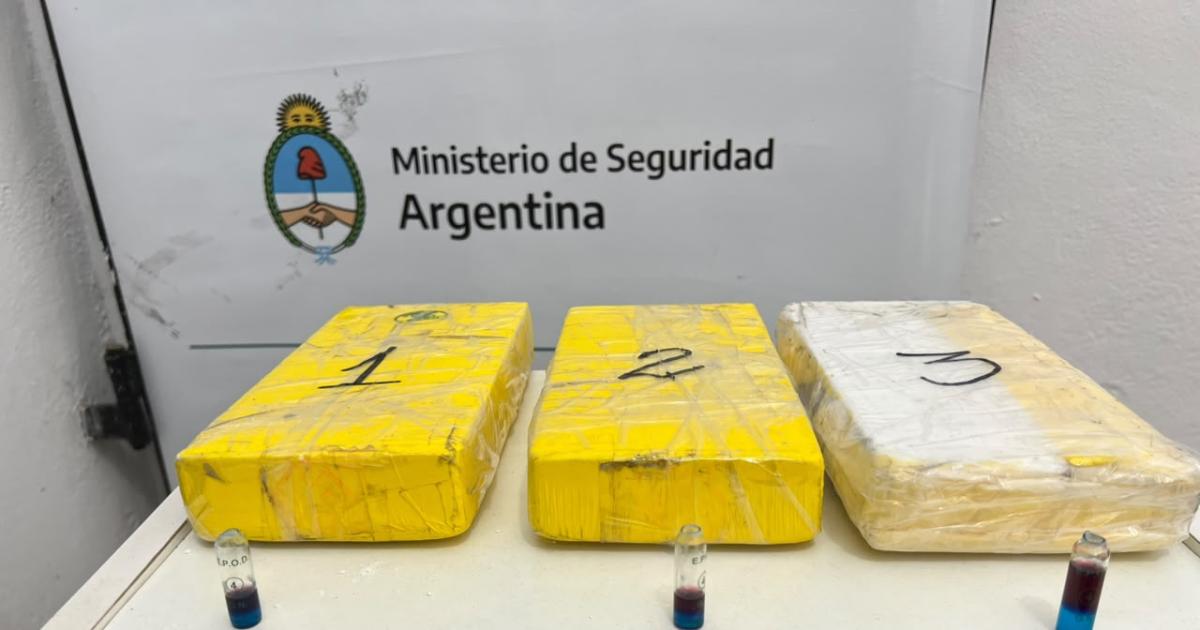 Detuvieron a un pasajero con m�s de 3 kilos de cocaína en un colectivo en Ojo de Agua