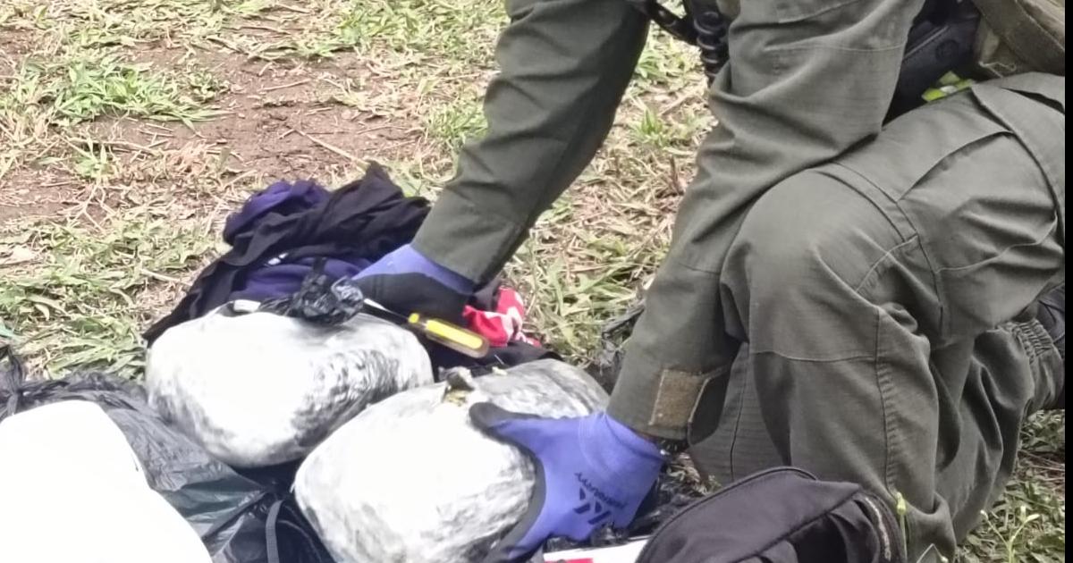 Jujentildeo preso con droga valuada en maacutes de 7 millones en micro