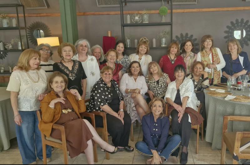 EX ALUMNAS DEL COLEGIO BELEacuteN ESTUVIERON DE FESTEJO