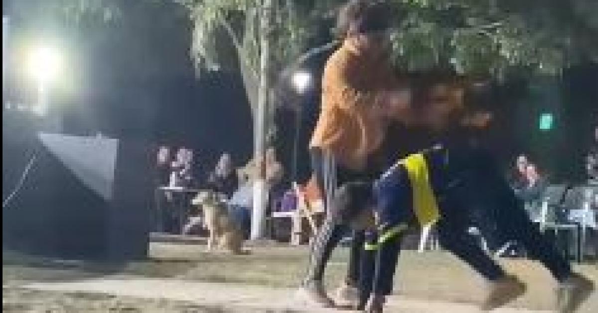 VIDEO Furor en el interior santiaguentildeo- madres tiraron los pasos prohibidos en un concurso de baile