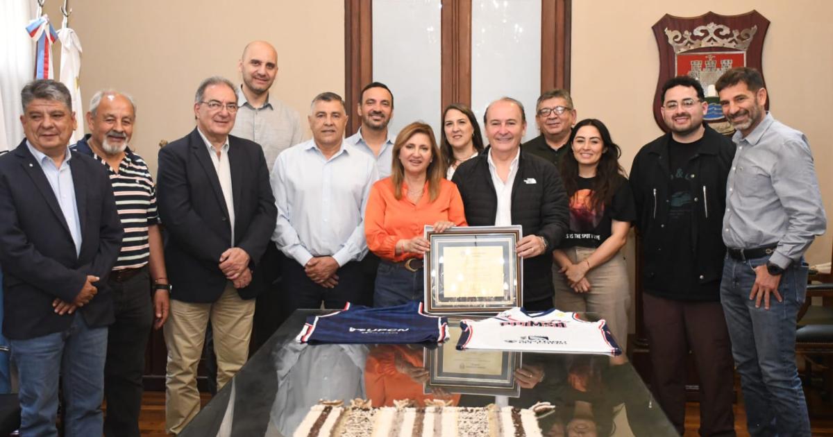 Quimsa distinguioacute a la intendenta Norma Fuentes