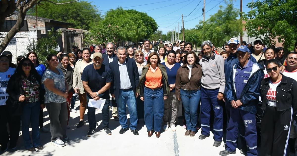 La intendente Fuentes habilitoacute la pavimentacioacuten de un tramo de la calle Martiacuten Fierro en el barrio Reconquista