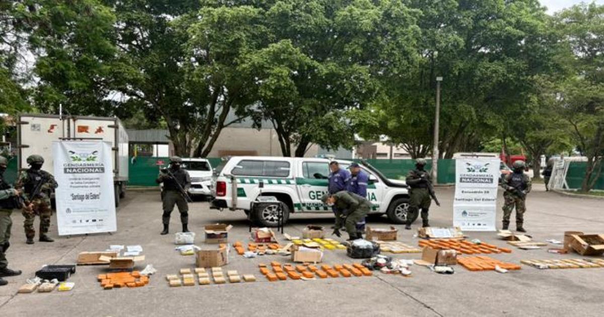 Destruyeron casi 91 kilos de cocaiacutena y maacutes de 79 de marihuana vinculados a causas de Santiago del Estero
