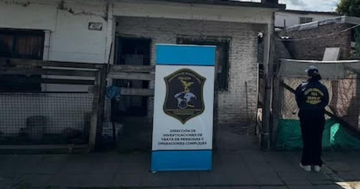 Una adolescente denuncioacute que su madre la entregaba a hombres por dinero- hay cinco detenidos