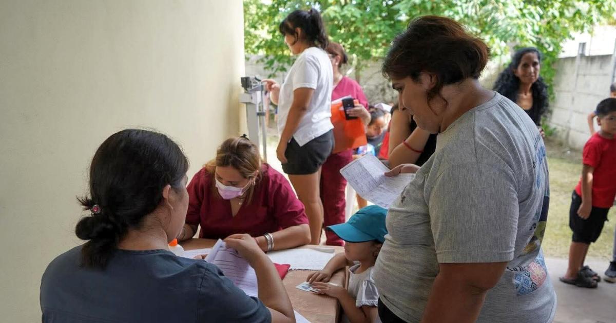 Brindan asistencia para completar fichas meacutedica y formularios de Anses