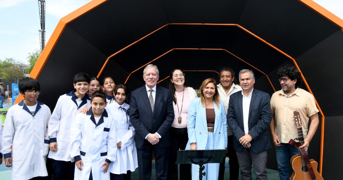 El Gobernador participoacute de la inauguracioacuten de la Plaza de las Ciencias