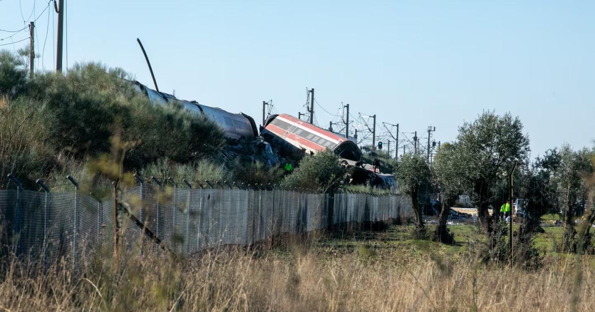 Hay al menos 10 muertos por el impactante choque