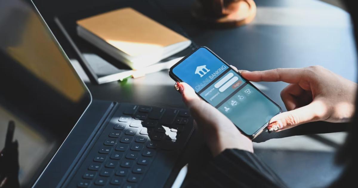 Te hicieron una transferencia por error y te piden que devuelvas el dinero- por qué no hay que hacerlo de inmediato