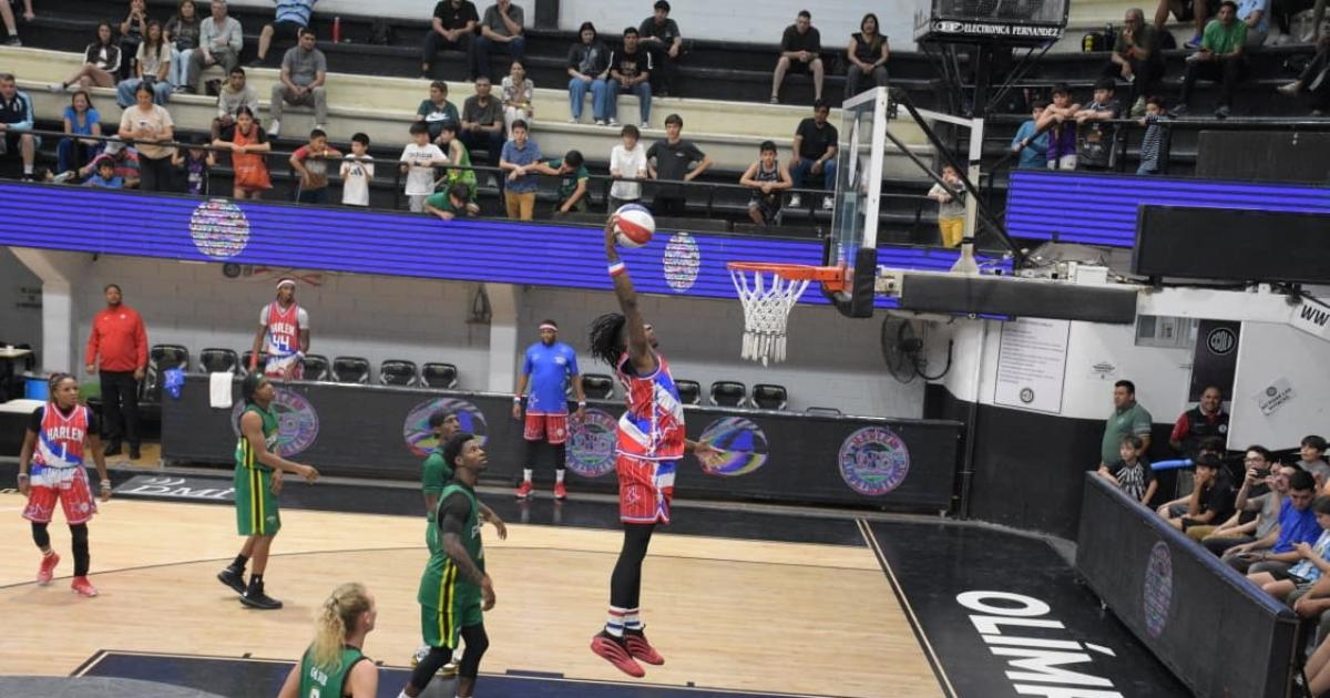 Los Harlem Globetrotters brindaron un show increiacuteble en el Vicente Rosales