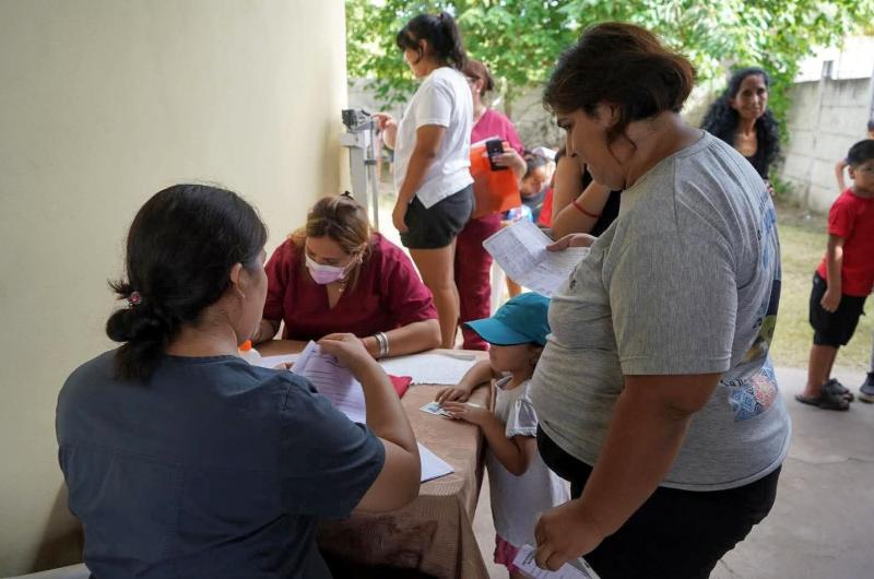 Brindan asistencia para completar fichas meacutedica y formularios de Anses