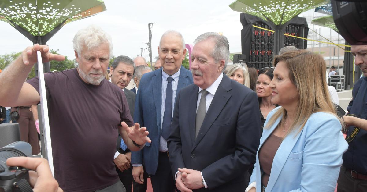 En un contexto econoacutemico nacional recesivo y marcado por la caiacuteda de ingresos el gobernador destacoacute el plan de obras 2027