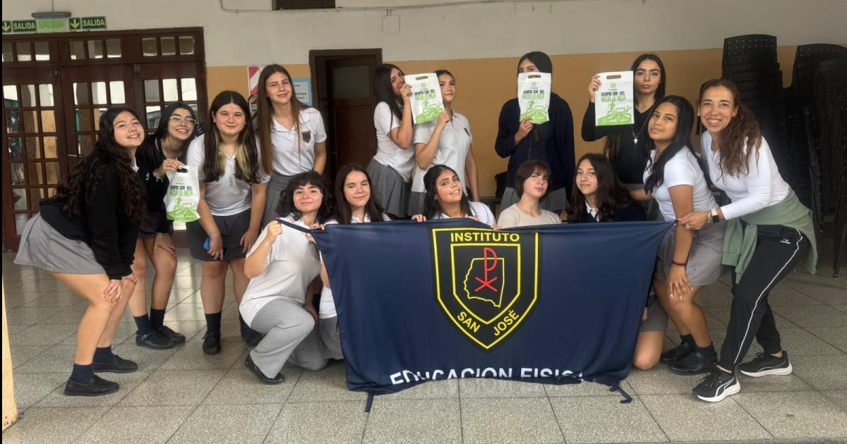 Los estudiantes se preparan para la competencia (Foto El Liberal)
