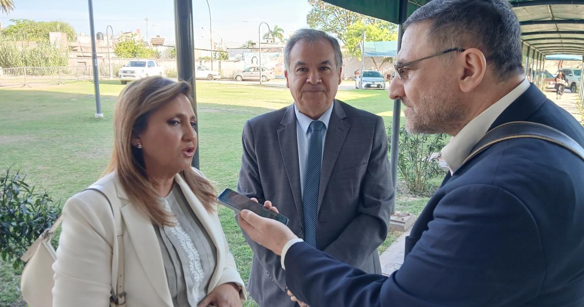 La Ing Norma Fuentes y el Ing Mario Benavente