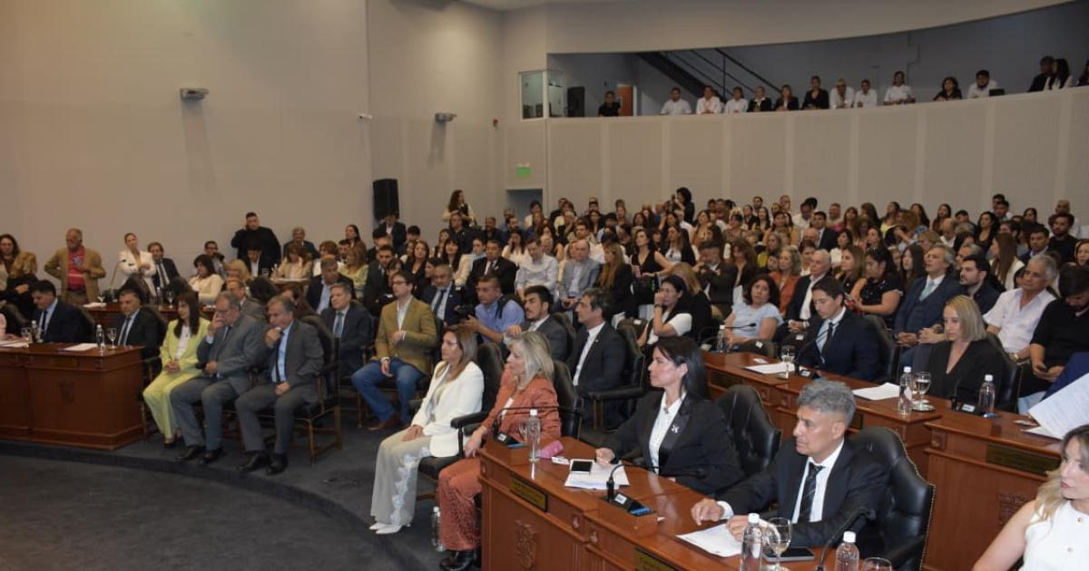Asuncioacuten en el Concejo Deliberante- los nuevos ediles juran y ocupan sus bancas