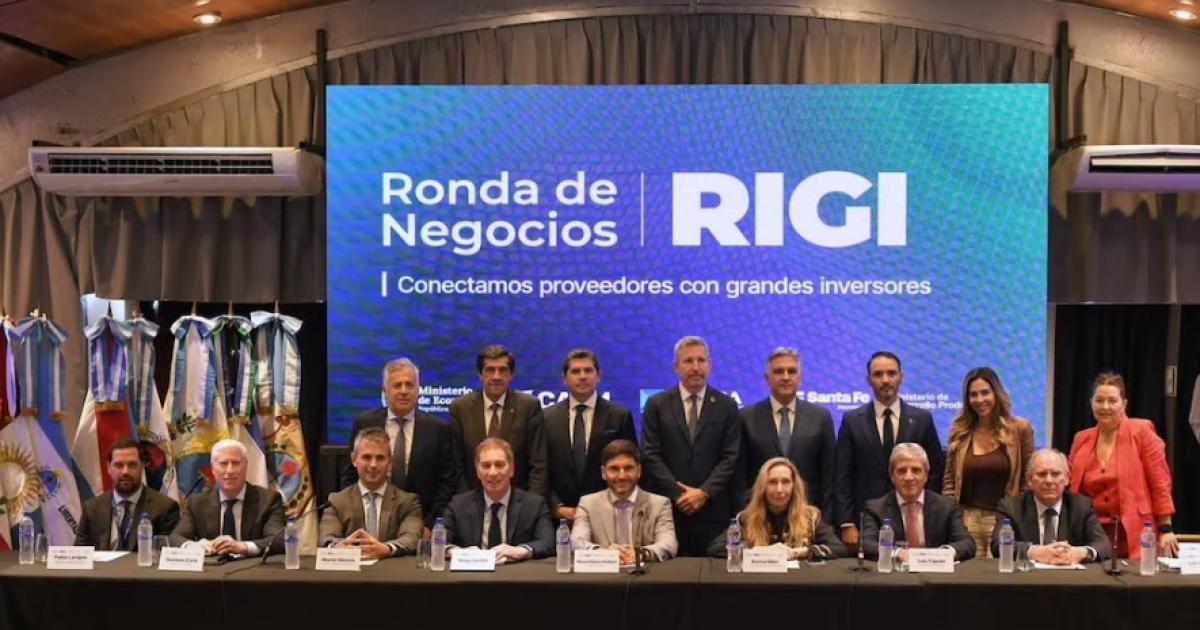 Karina Milei junto a gobernadores
