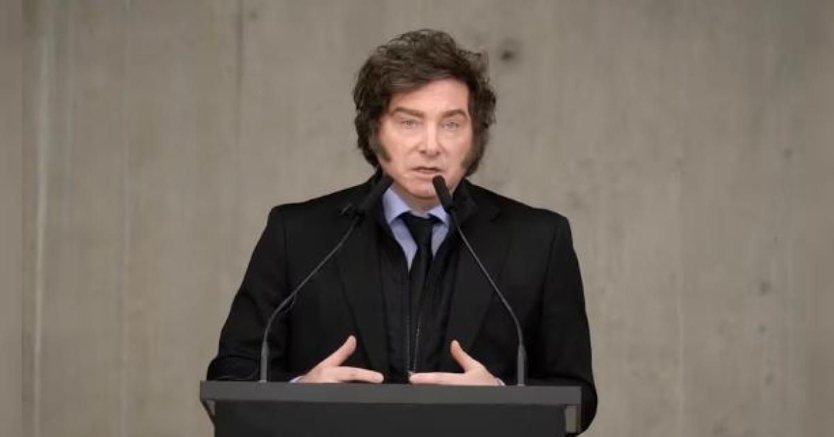 Javier Milei lanzoacute duras criacuteticas al periodismo y a la dirigencia poliacutetica durante una charla en la Universidad Di Tella