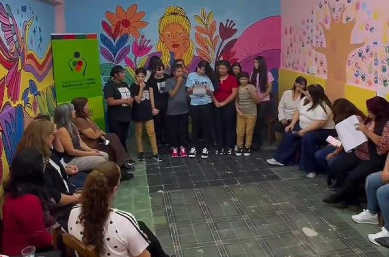 SIGNIFICATIVO Las chicas contaron el proceso de su trabajo