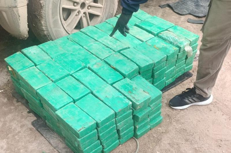 DROGA VERDE- La cocaína viajaba envuelta en paquetes verdes El destino la provincia de Buenos Aires Hay cuatro salteños presos