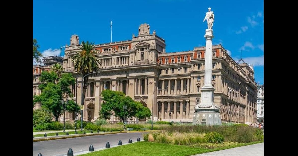El jurado popular y los liacutemites del Poder Judicial