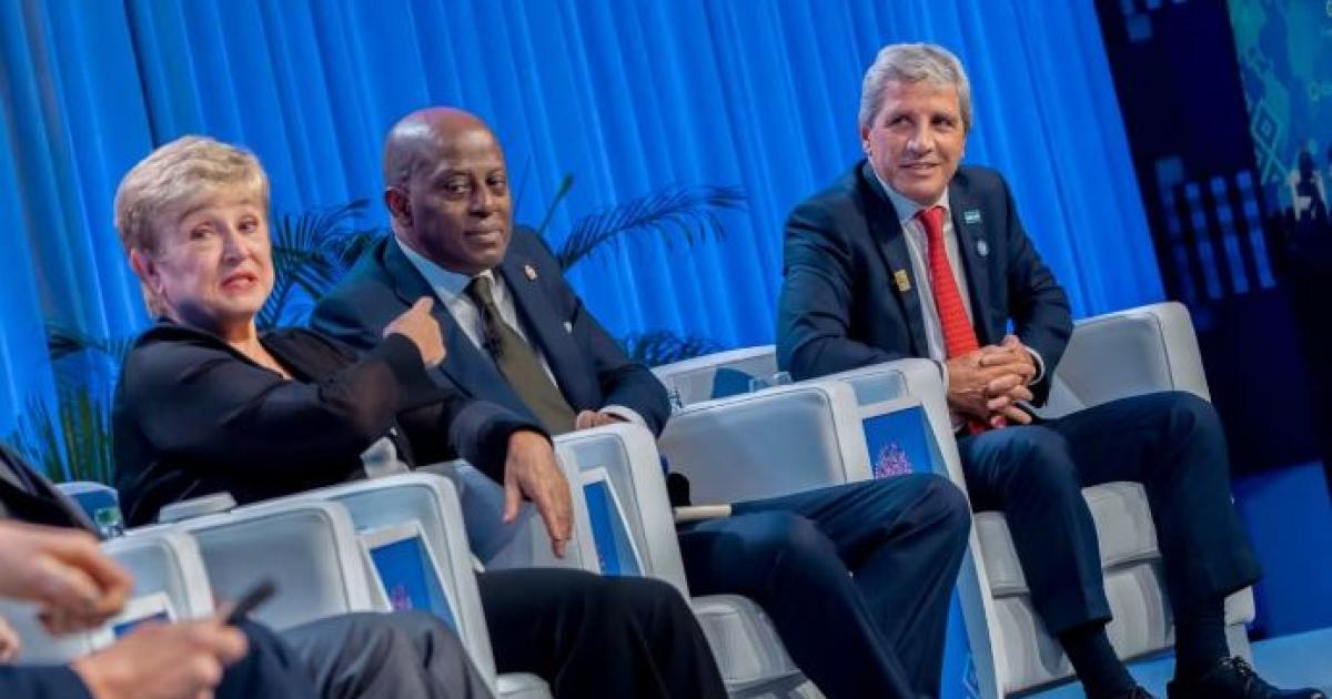 Vencimiento con el FMI- Argentina debe afrontar un pago de casi US880 millones con reservas del Tesoro