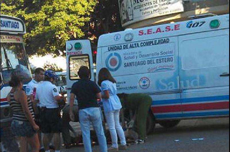 Una mujer fue atropellada por un colectivo en pleno centro de Santiago ...