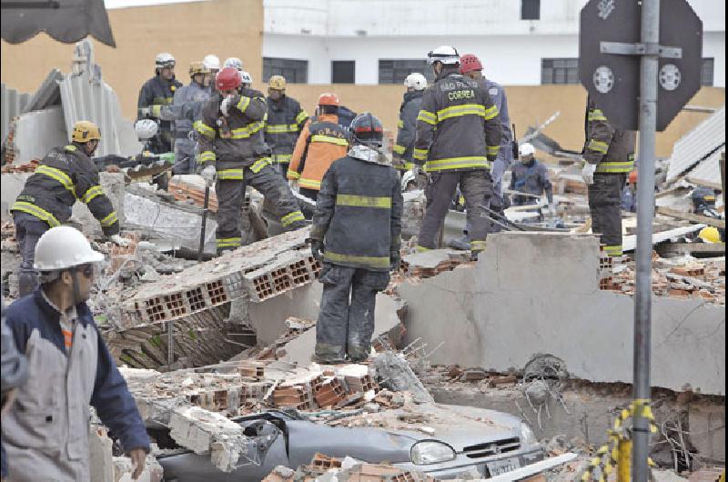 Causó siete muertos el derrumbe de un edificio en construcción en ...