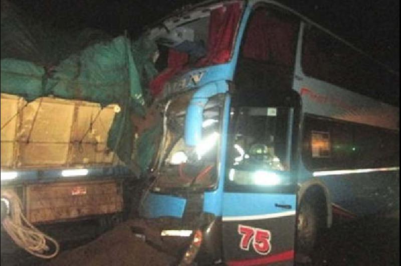 Santiagueña y su hija se salvan de milagro en un choque múltiple - Una ...