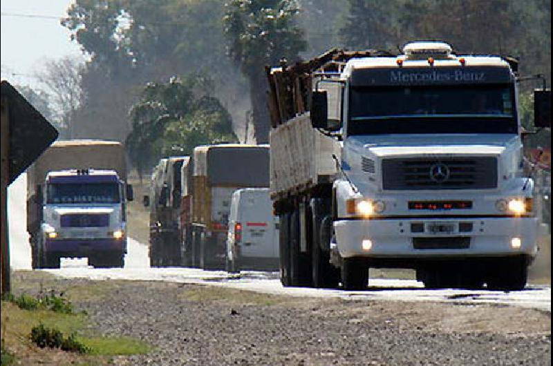 Restringen la circulación de camiones en las rutas por el recambio ...