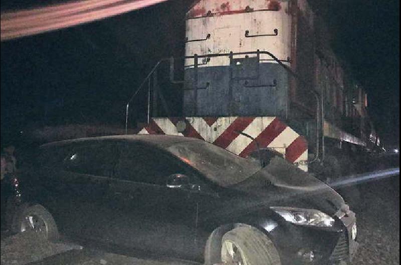 Una pareja se salva de milagro al ser arrollada por un tren - Una ...