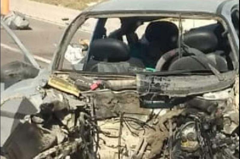 Choque frontal entre un auto y un camión se cobró la vida de dos ...