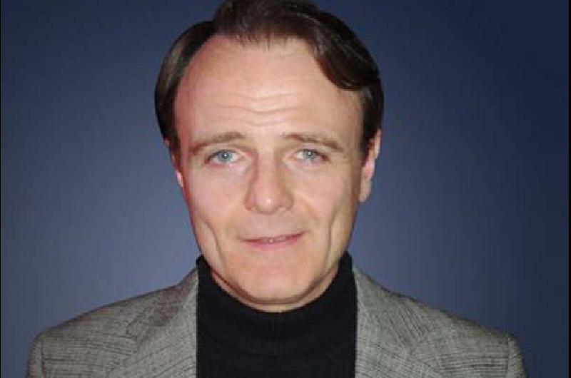 No hay personaje que se le resista al talento actoral del versátil Luis ...