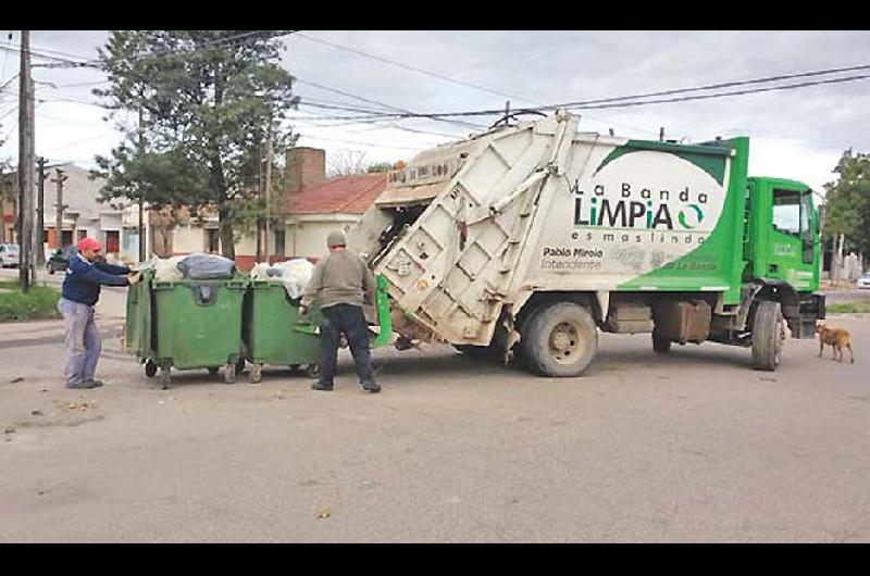 Operativos de limpieza y fumigación en una decena de barrios - Personal ...