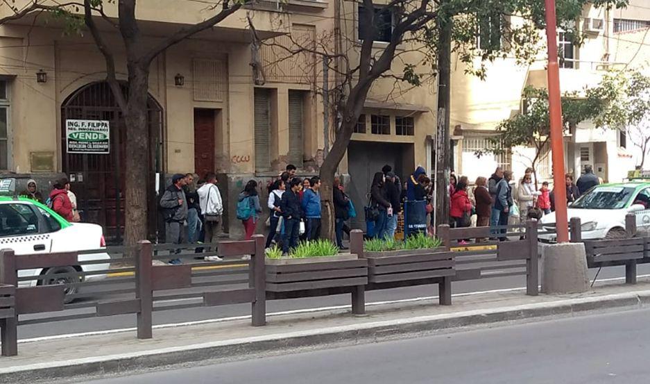 “El paro de colectivos es un conflicto entre la empresa y sus choferes ...