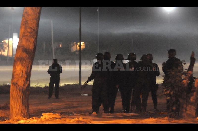 Un policía recibió un balazo al intervenir en una pelea de bandas - El ...