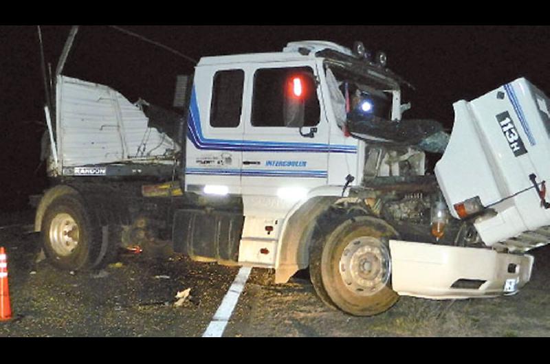 Brutal choque frontal entre dos camiones se cobró la vida de un ...