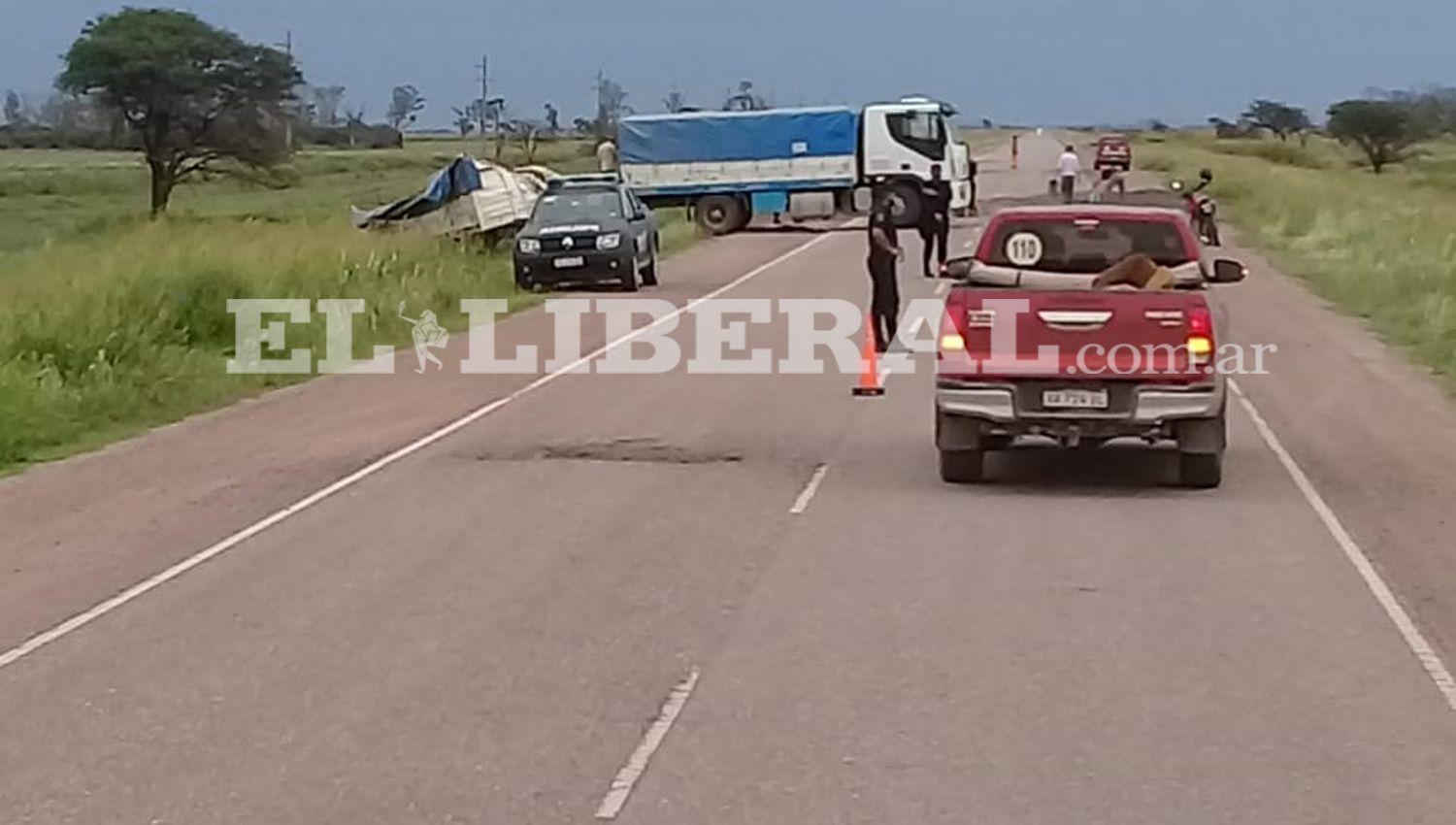Bandera: Violento vuelco de acoplado en la Ruta 98 - El accidente se ...