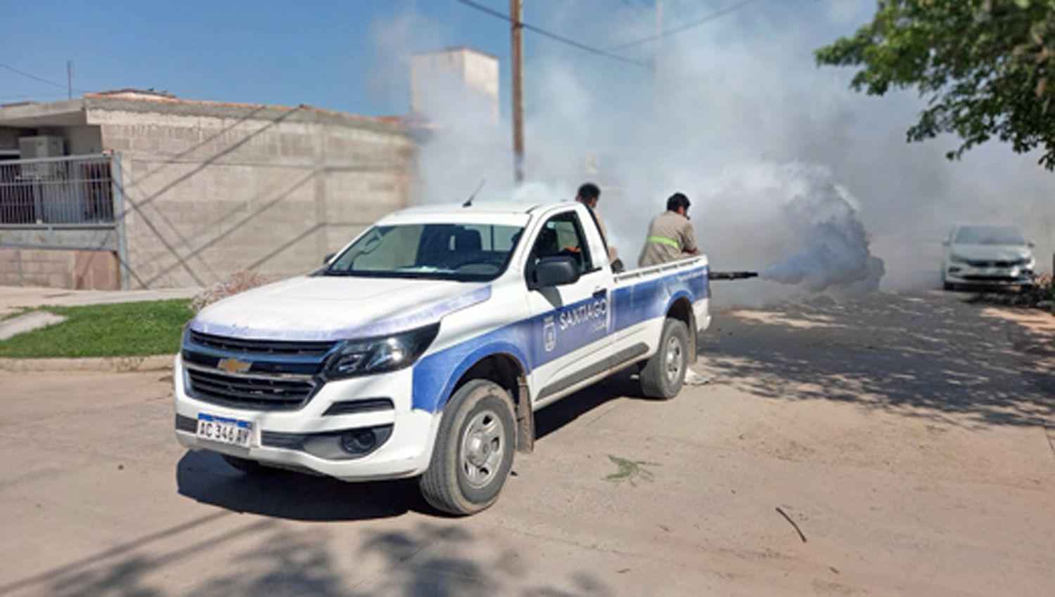 Tareas de fumigación y saneamiento ambiental en el Sta. Lucía ...