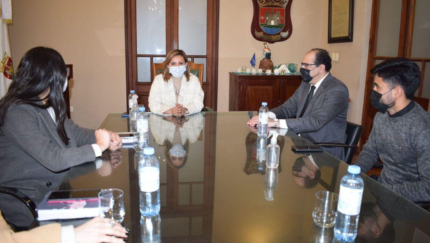 La intendente mantuvo una reunión de trabajo con Colegio de Abogados ...