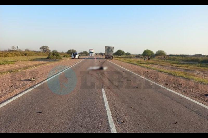 Conmoción por la muerte de un motociclista que chocó contra un camión ...