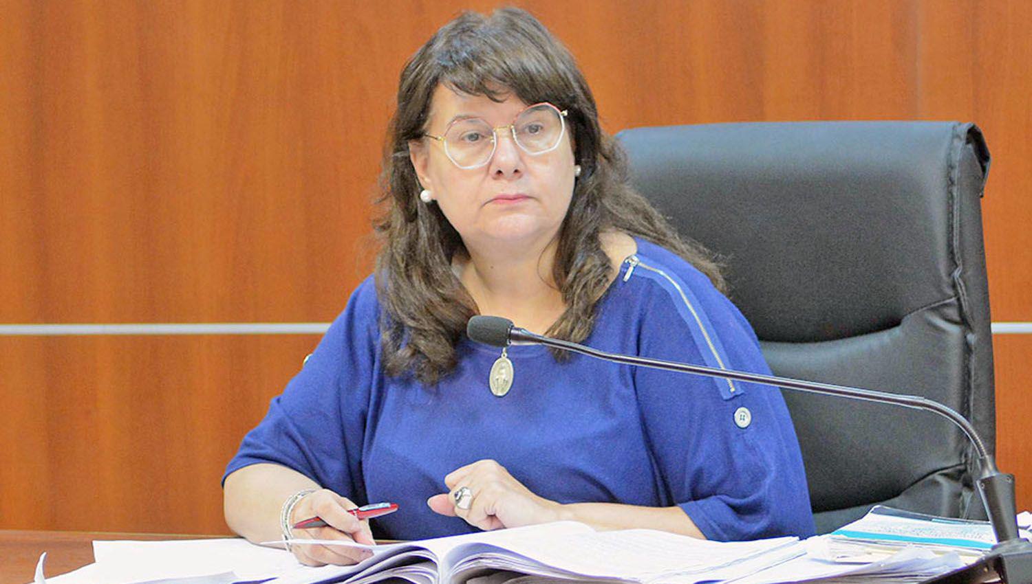 Una mujer se arrojó del vehículo en movimiento temiendo por su vida 