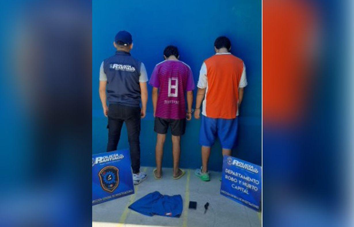 Detienen a dos sujetos que robaron a punta de cuchillo a un remisero ...