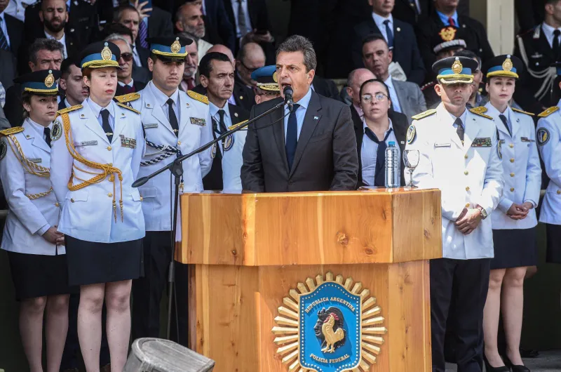 Massa a las fuerzas de seguridad: "No queremos que su esfuerzo caiga en ...