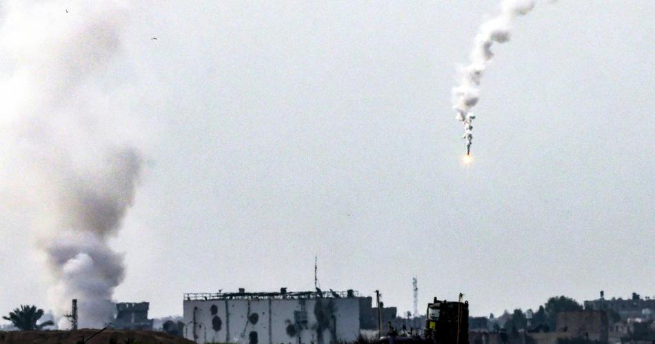 Israel lanza más ataques en Gaza pese a la presión internacional - La ...
