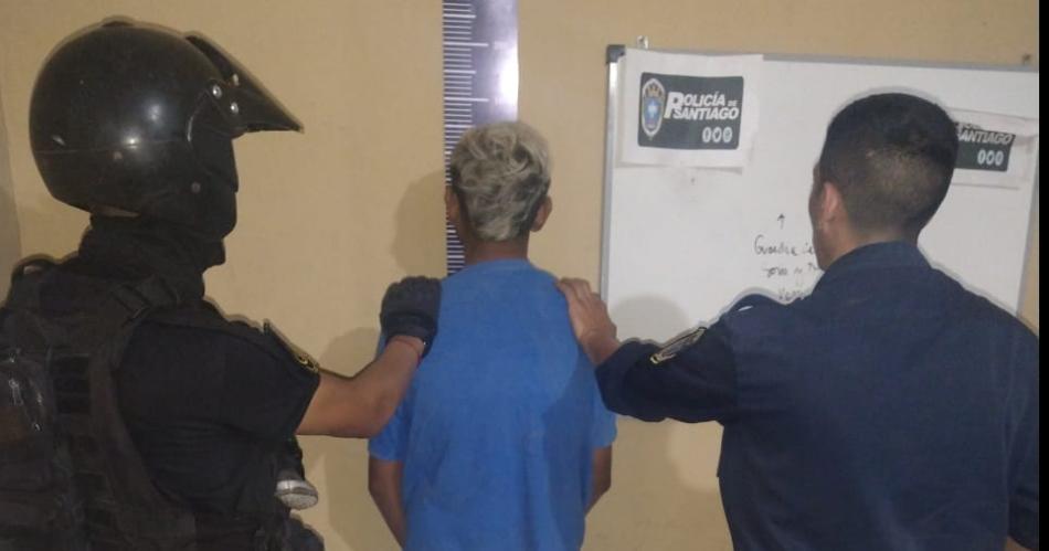 Sorprenden infraganti a un joven cuando intentaba robar en un club ...