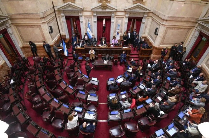 Inicia el tratamiento de la Ley Ómnibus en el Congreso con ministros ...