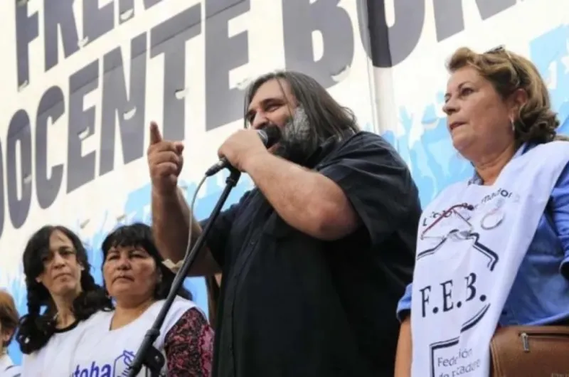 Baradel cree que Milei quiere recortar los salarios de los maestros en ...